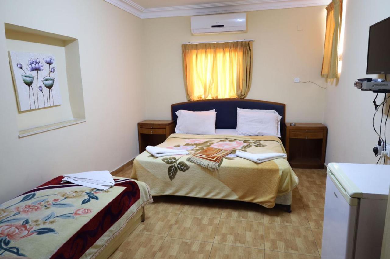 Dweik Hotel 1 Aqaba Ngoại thất bức ảnh
